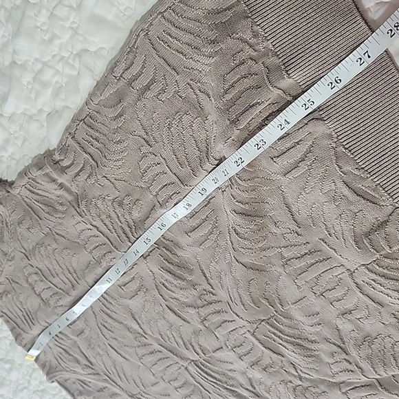 Lello Men‘s Lightweight Cotton Stone Washed Floral Pattern V-Neck Sweater - Picture 10 of 12